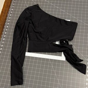 Windsor Black One-Shoulder Long Sleeve Crop Top